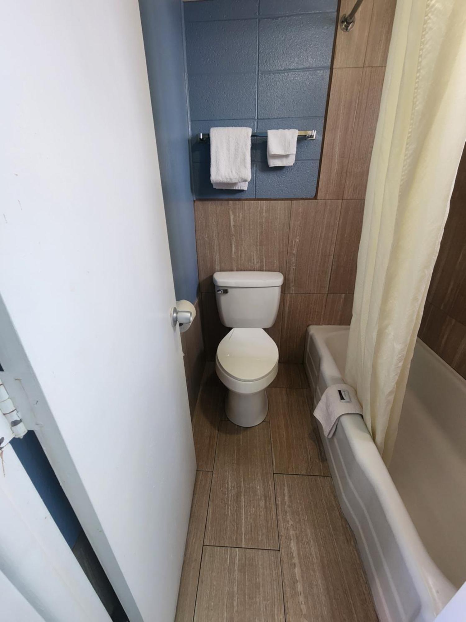 Guest House Motel Carthage Zewnętrze zdjęcie